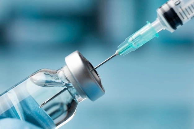 تزریق واکسن کرونا به منظور پیشگیری از این بیماری ضروری است
